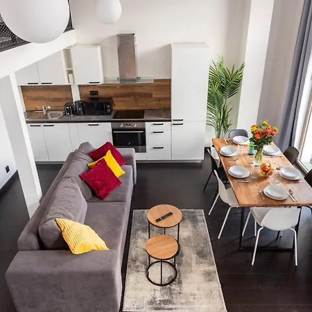 Family Duplex 2-Room Apartments I Metro I Karlin Square * Praha