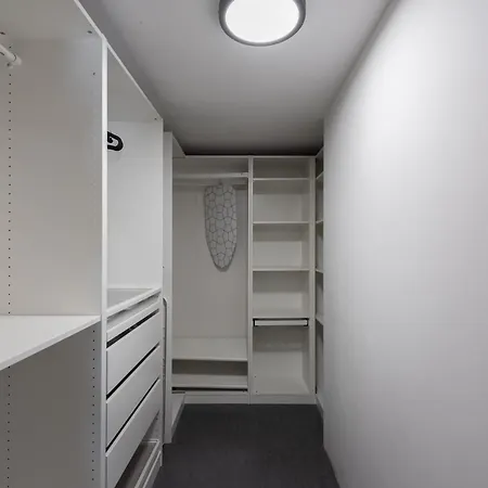 Family Duplex Near Center Lägenhet