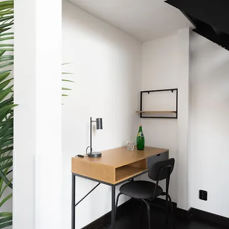 Family Duplex Near Center