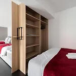 Family Duplex Near Center *