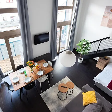 Апартаменты Family Duplex 2-Room Apartments I Metro I Karlin Square Прага