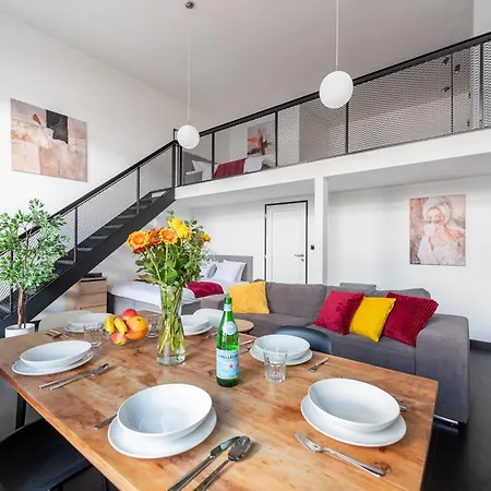 Family Duplex 2-room I Metro I Karlin Square Praha