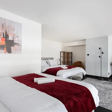 Family Duplex 2-room I Metro I Karlin Square * Prag