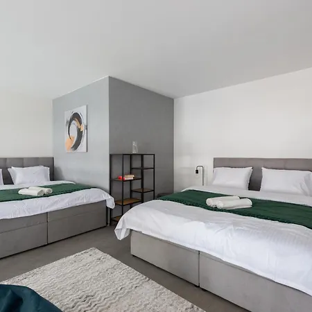 Family Duplex 2-room I Metro I Karlin Square 아파트