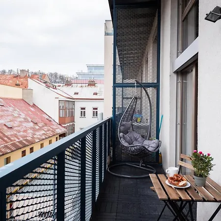 Family Duplex 2-room I Metro I Karlin Square 아파트 *