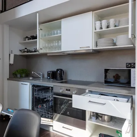 Family Duplex 2-room I Metro I Karlin Square * 프라하