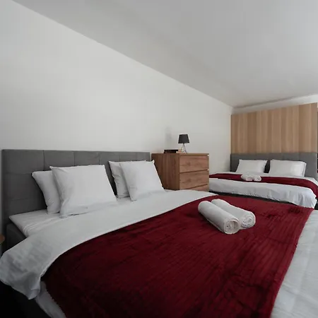Family Duplex 2-room I Metro I Karlin Square 아파트 *