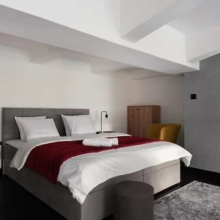 Family Duplex 2-room I Metro I Karlin Square 아파트 *