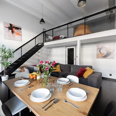 Family Duplex 2-room I Metro I Karlin Square * Praha