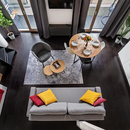 Family Duplex 2-room I Metro I Karlin Square Praha