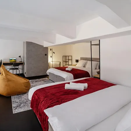 Apartmán Family Duplex 2-room I Metro I Karlin Square *