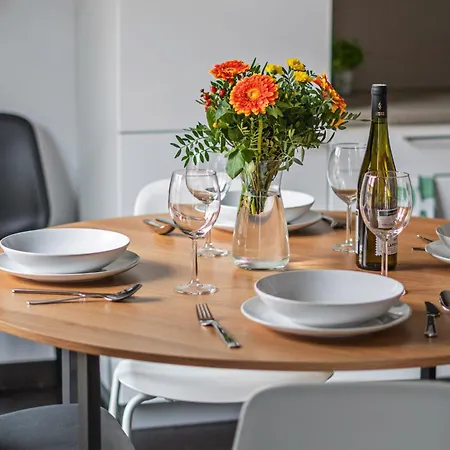 Family Duplex 2-room I Metro I Karlin Square 아파트 프라하