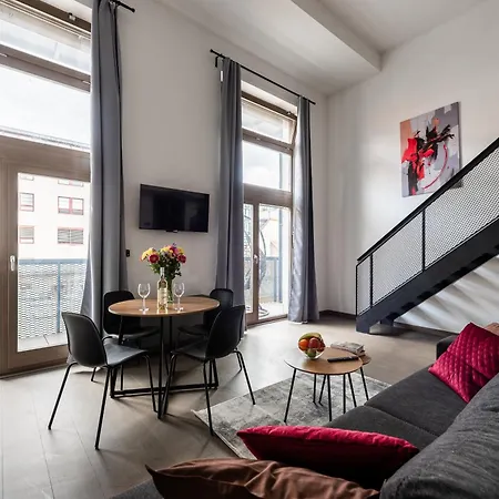 Near Center Family Loft-apartments Praga
