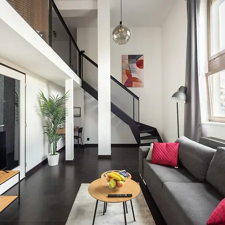 Family Duplex 2-room I Metro I Karlin Square Apartment