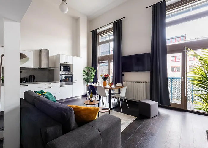 Family Duplex Near Center * Prag