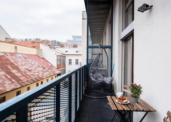 Family Duplex Near Center Daire *