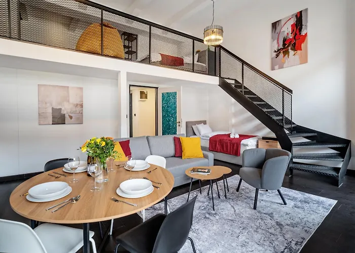 Family Duplex Near Center Daire *