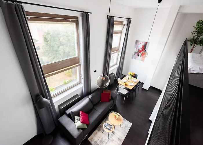 Family Duplex Near Center * Prag