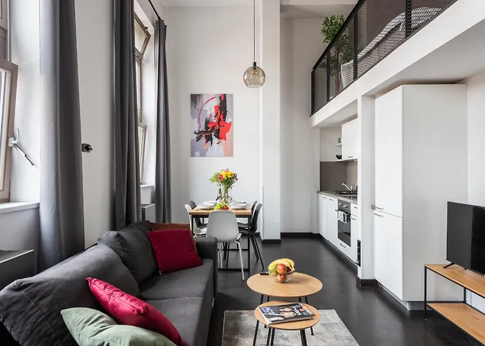 Family Duplex Near Center Daire Prag
