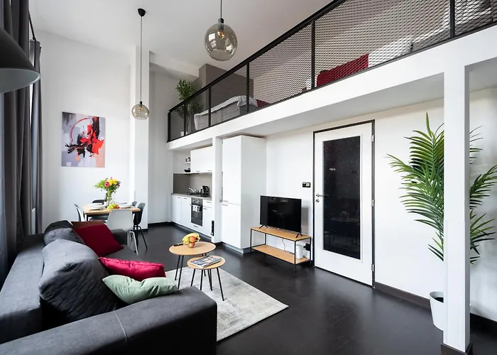Family Duplex Near Center