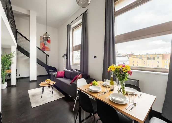 Family Duplex Near Center Daire Prag