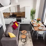 Family Duplex Near Center * Prague