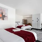 Family Duplex Near Center * Prague