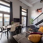 Family Duplex Near Center