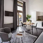 Family Duplex Near Center *
