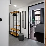 Family Duplex Near Center *
