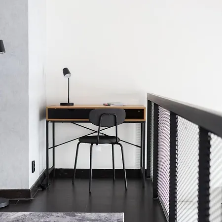 公寓 Family Duplex Near Center *